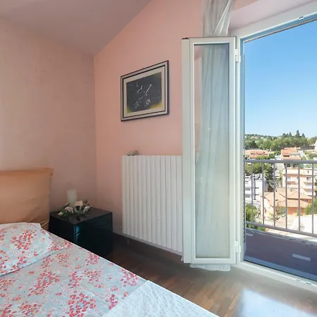 Holiday home 633 - Casa Indipendente Nel Centro Storico Di - Gratis Al White Club Fino Al 3 Agosto Numana