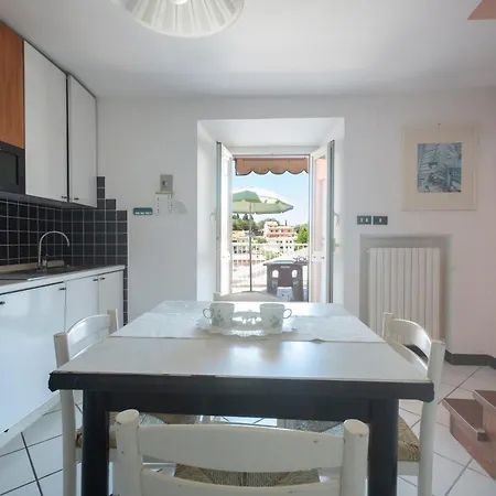 633 - Casa Indipendente Nel Centro Storico Di - Gratis Al White Club Fino Al 3 Agosto * Numana
